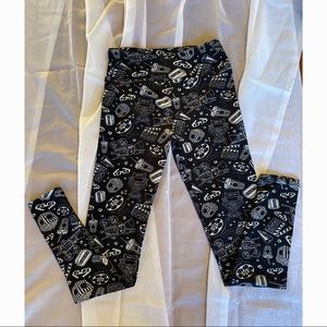 LuLaRoe - Leggings - Black & White Movie Themed - One Size